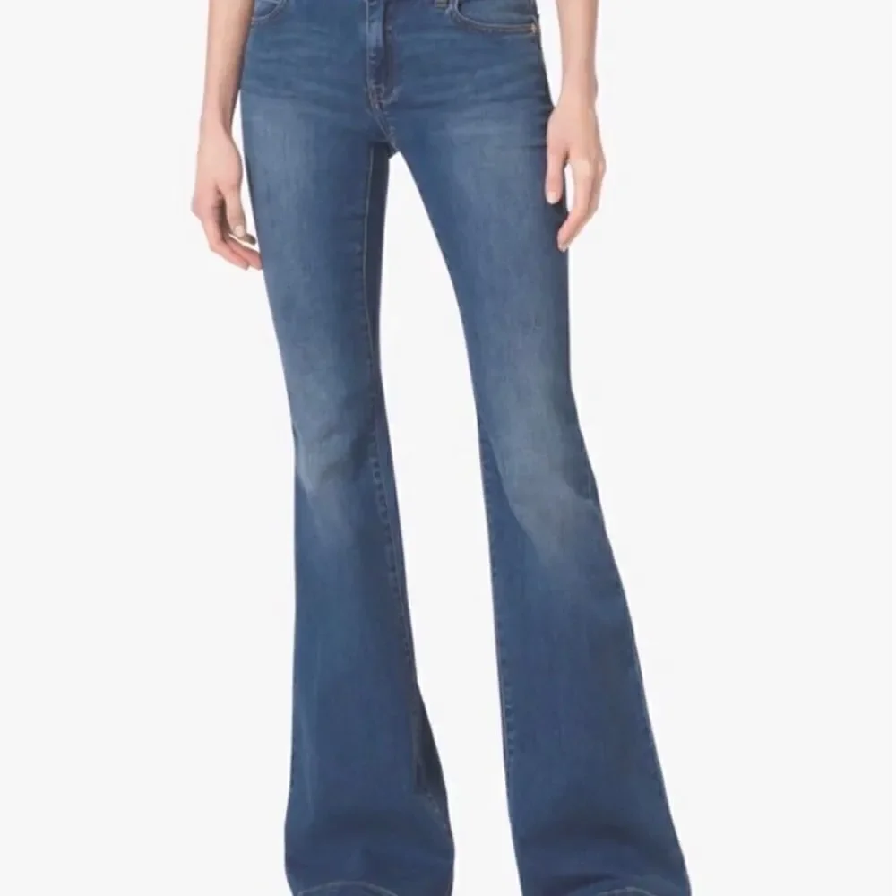 ⭐️MICHAEL KORS FLARE LIGHTLY DISTRESSED DENIM JEANS‎